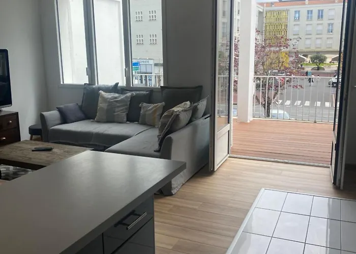 100 Metres De La Apartament *