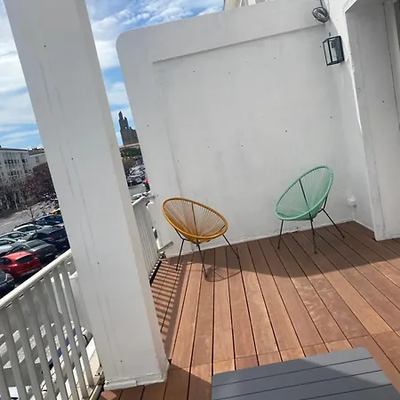 Apartment 100 Metres De La *